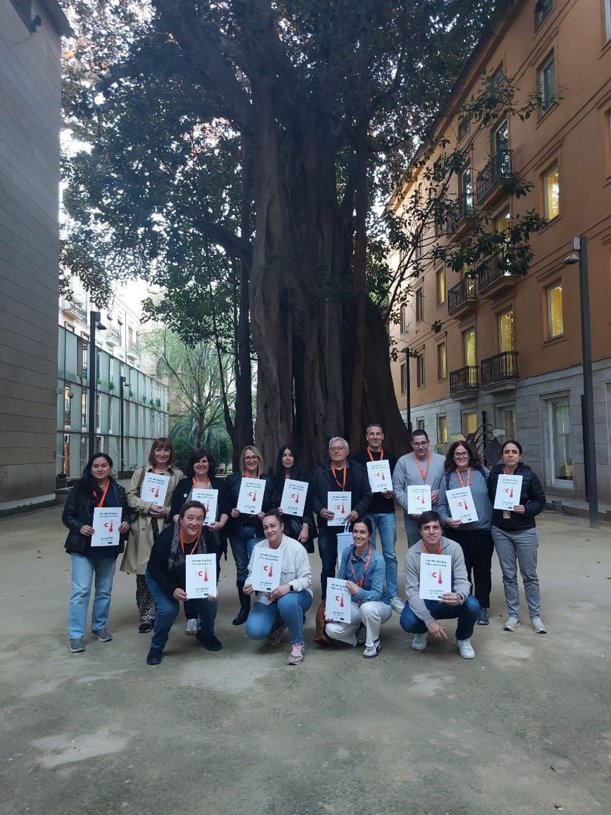 AFA y  direcciones autorizadas para recoger firmas en el acto de este jueves en la junta electoral en las Corts Valencianes