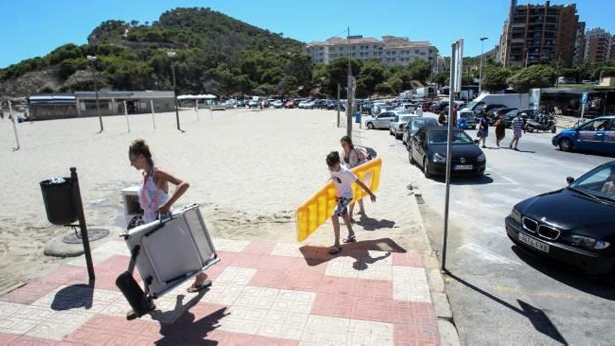 Las obras permitirán construir un nuevo paseo, reordenar el aparcamiento y crear un nuevo acceso en la zona.