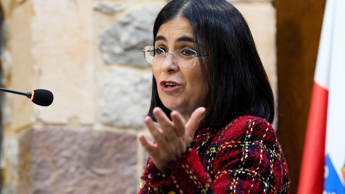 La ministra de Sanidad, Carolina Darias, interviene en el acto de entrega de la Cruz de la Orden Civil de Sanidad a la coordinadora de Enfermería de la Zona de Salud de Liébana, Aurora Aguilar, a 10 de enero de 2022, en La Hermida, Cantabria (España).