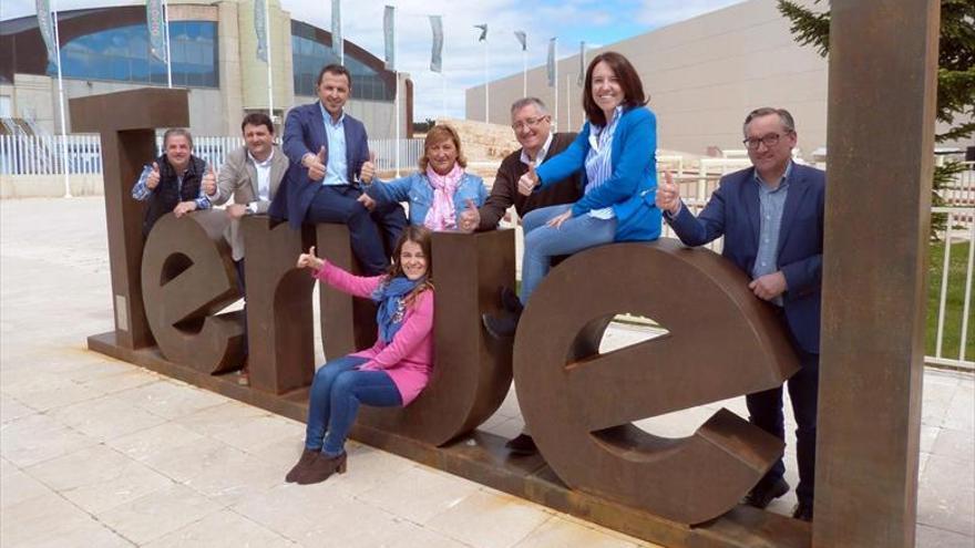 El PP pierde casi la mitad de los votos y un diputado que gana Cs