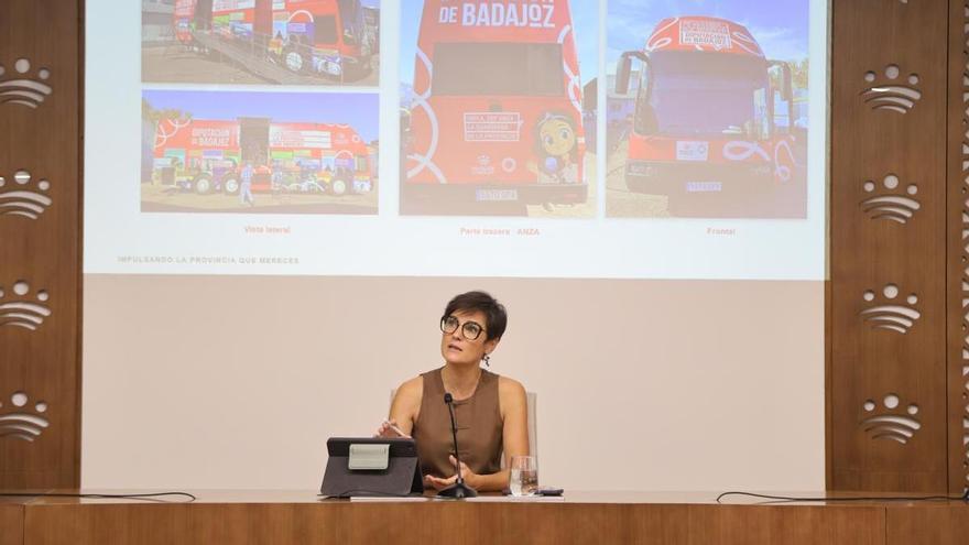 La Diputación de Badajoz recorrerá 50 municipios de la provincia con un autobús interactivo
