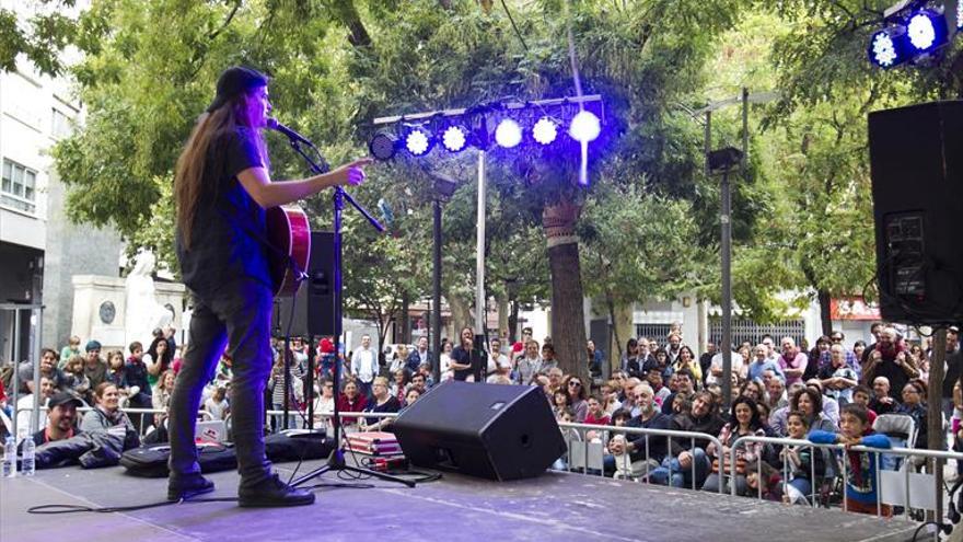 Juako Malavirgen conquista a niños y adultos