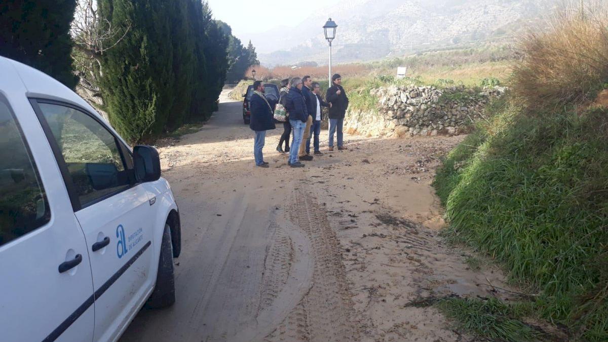 La Diputación de Alicante sube un 25% las ayudas para la reparación de caminos municipales