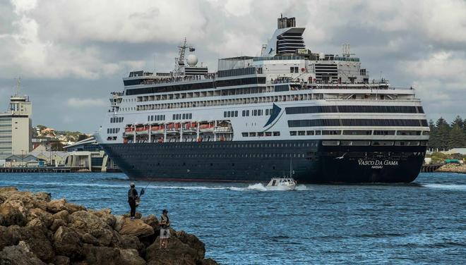 El crucero CMV Vasco llega al puerto de Fremantle para reabastecimiento de emergencia y suministros. Perth, United Kingdom.