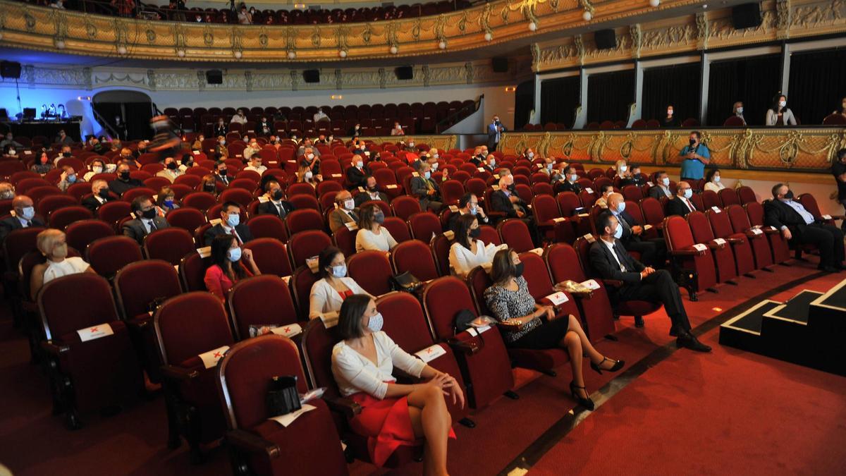 El patio de butacas del Gran Teatro durante el acto del 9 de octubre.