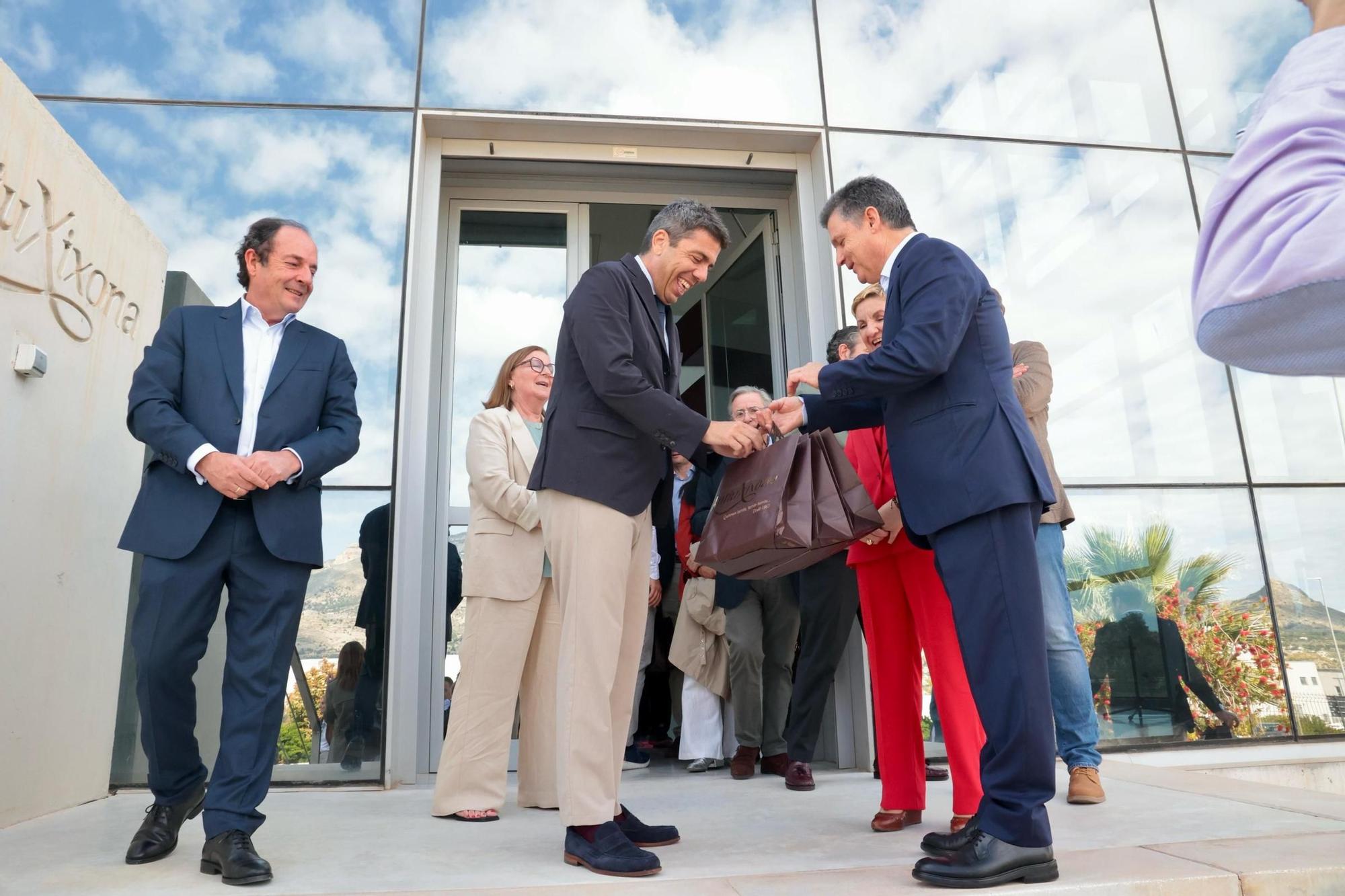 Visita de Mazón al Parque Empresarial L'Espartal III en Xixona