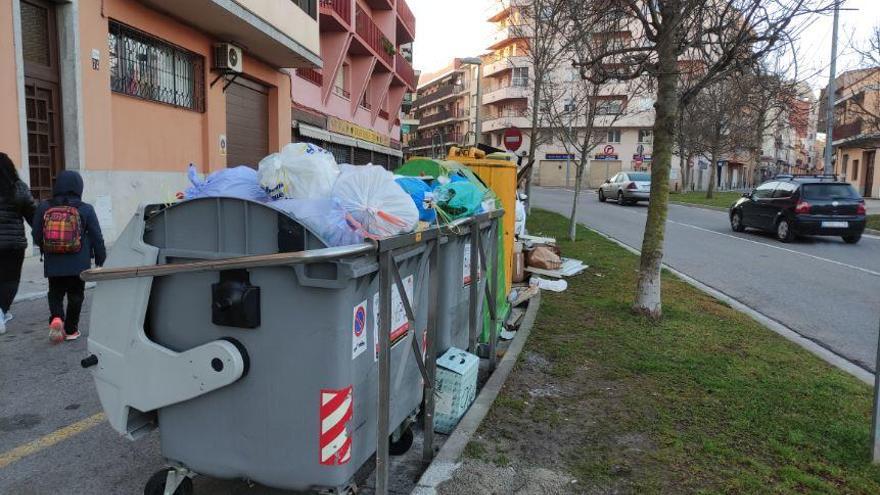La vaga d&#039;escombraries no convenç tota la plantilla afectada