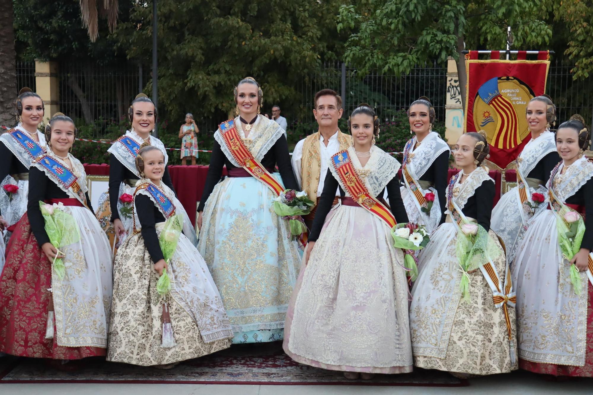 Las fallas de Camins al Grau izan la Senyera