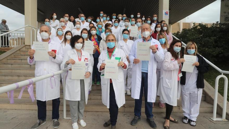 Protesta del personal en el Hospital de Sagunt.