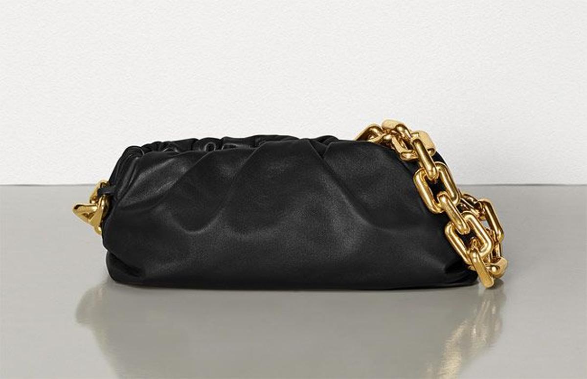 El bolso 'The Chain Pounch' de Bottega Veneta