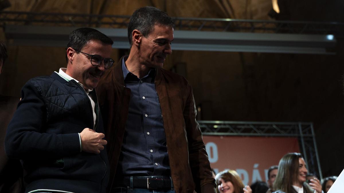Gallardo y Sánchez en un acto electoral en Cáceres.