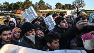 En la frontera grecoturca: "Nos pegan, nos roban y nos devuelven al agua"