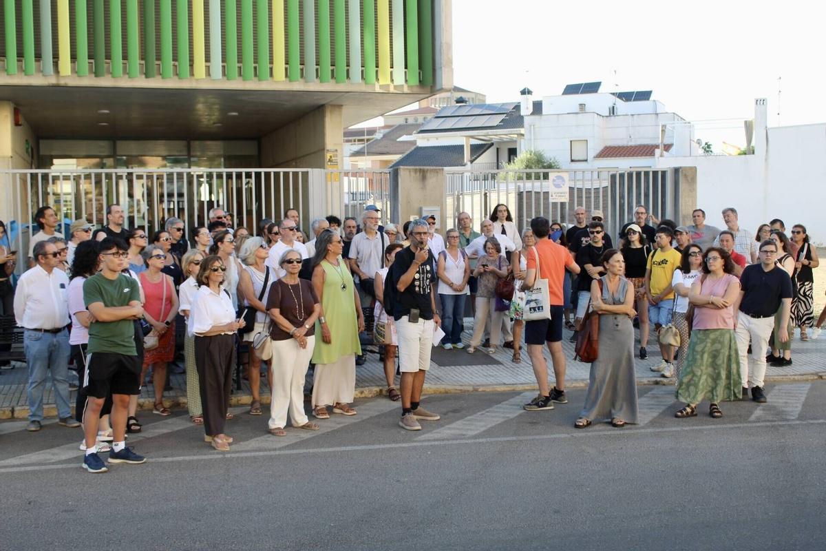 Así ha sido la ruta que recorre las huellas del Franquismo en Badajoz