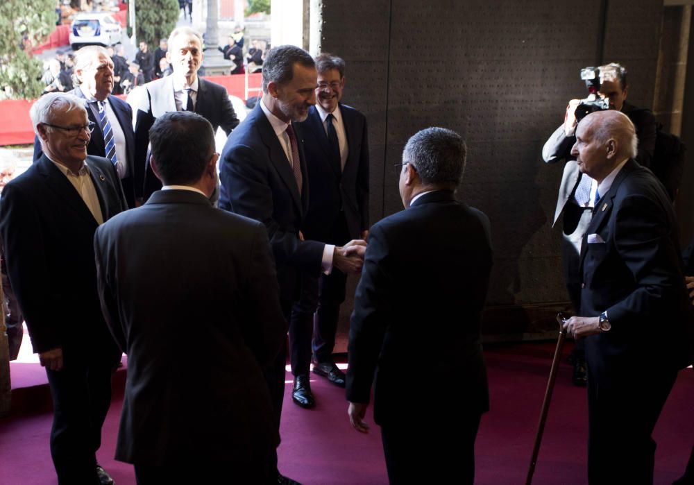 Instante de la ceremonia de entrega de los Premios Jaume I en la Lonja de València.