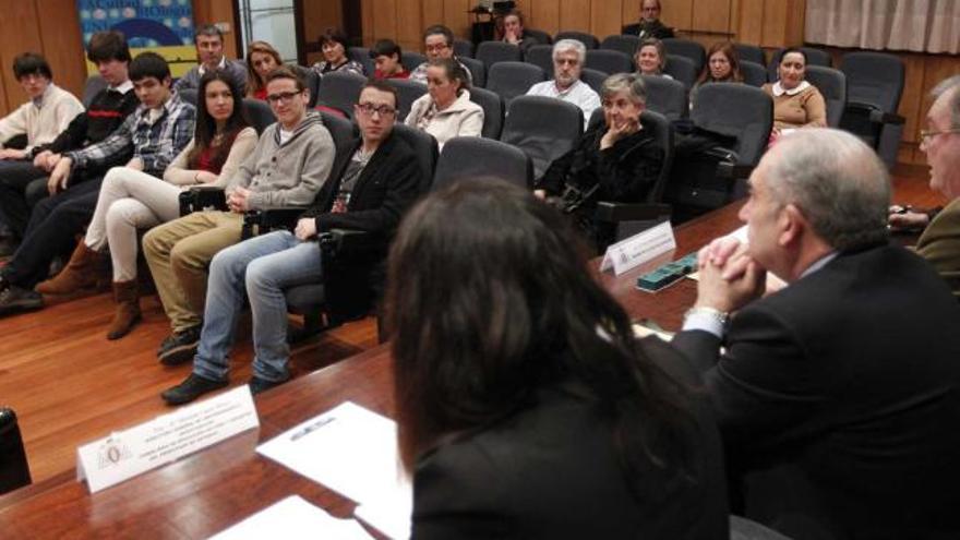 Gotor, a la derecha, en el acto.