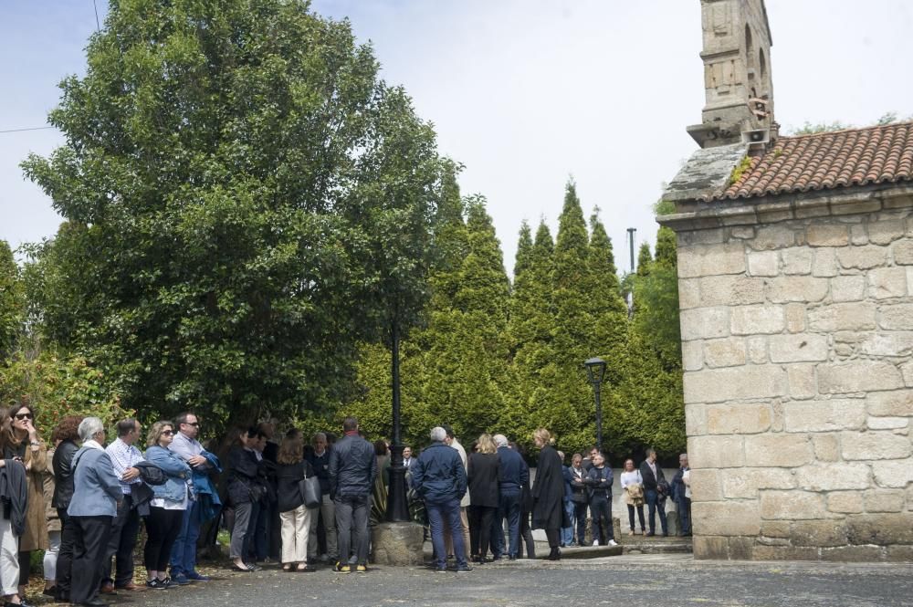 La ceremonia se ha celebrado en la parroquia de San Cristóbal das Viñas en una estricta intimidad.