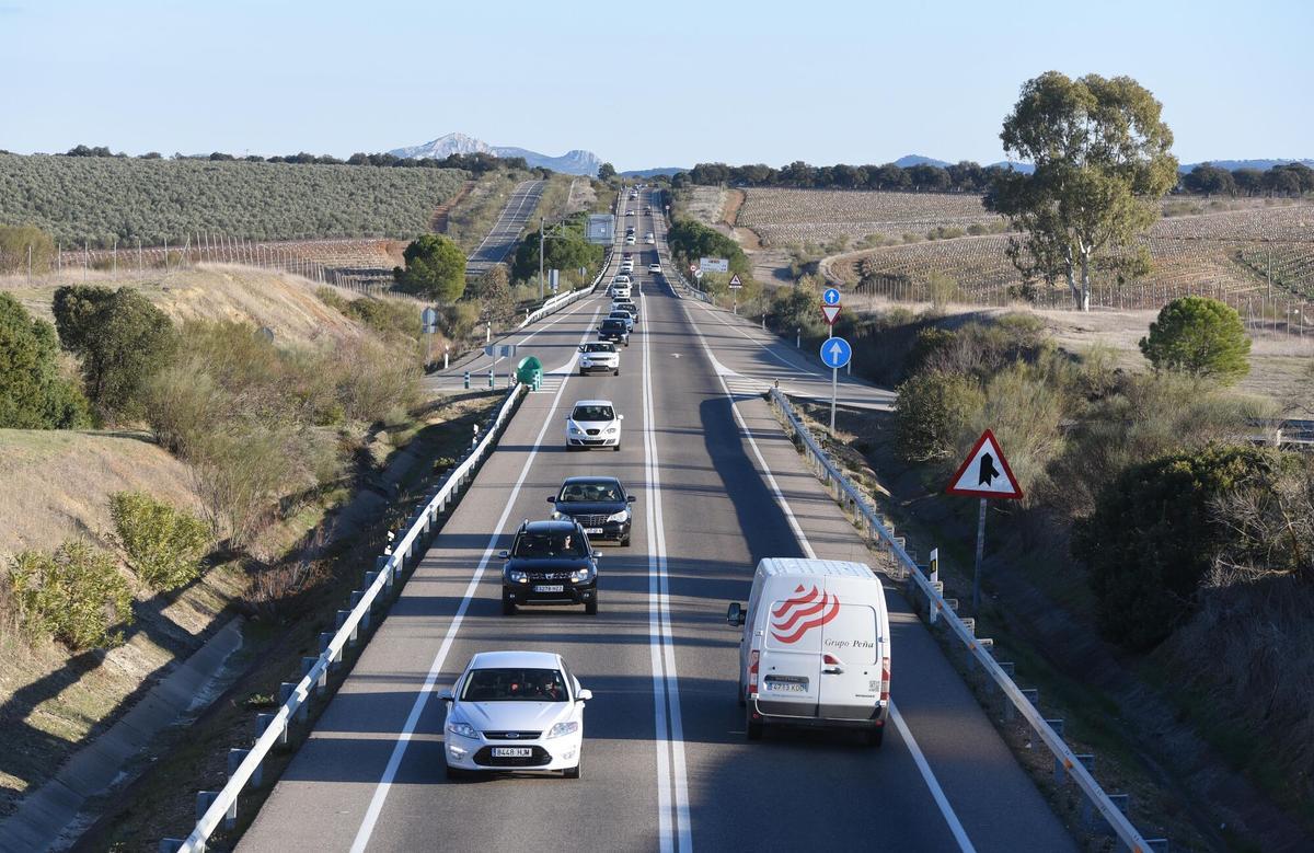 Chencho Martínez Córdoba Marcha de coches desde Espiel solicitando la conversión de la N432 N-432 en autovía A81 A-81