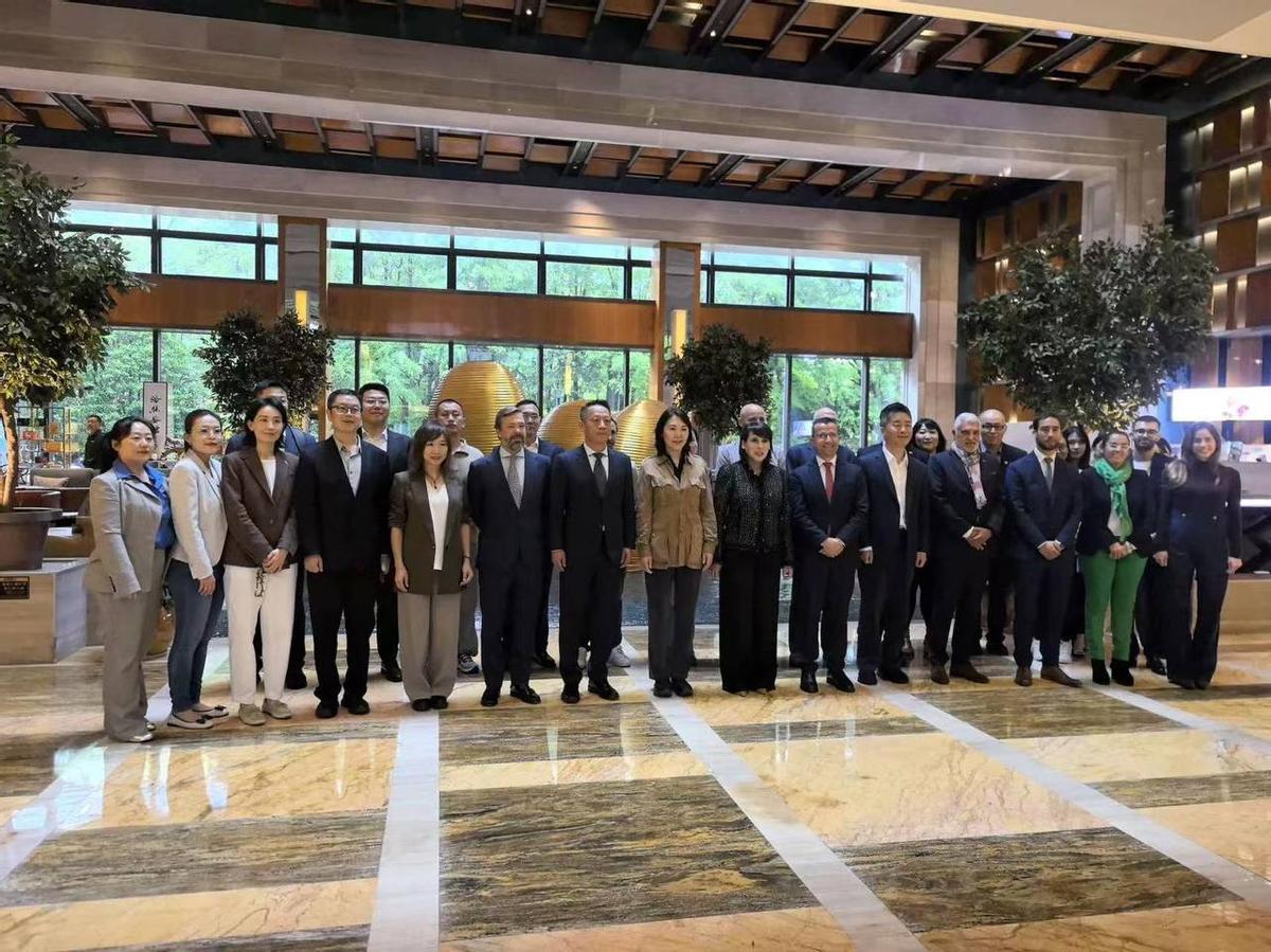 La reunión de Lorenzana con representantes de Citic