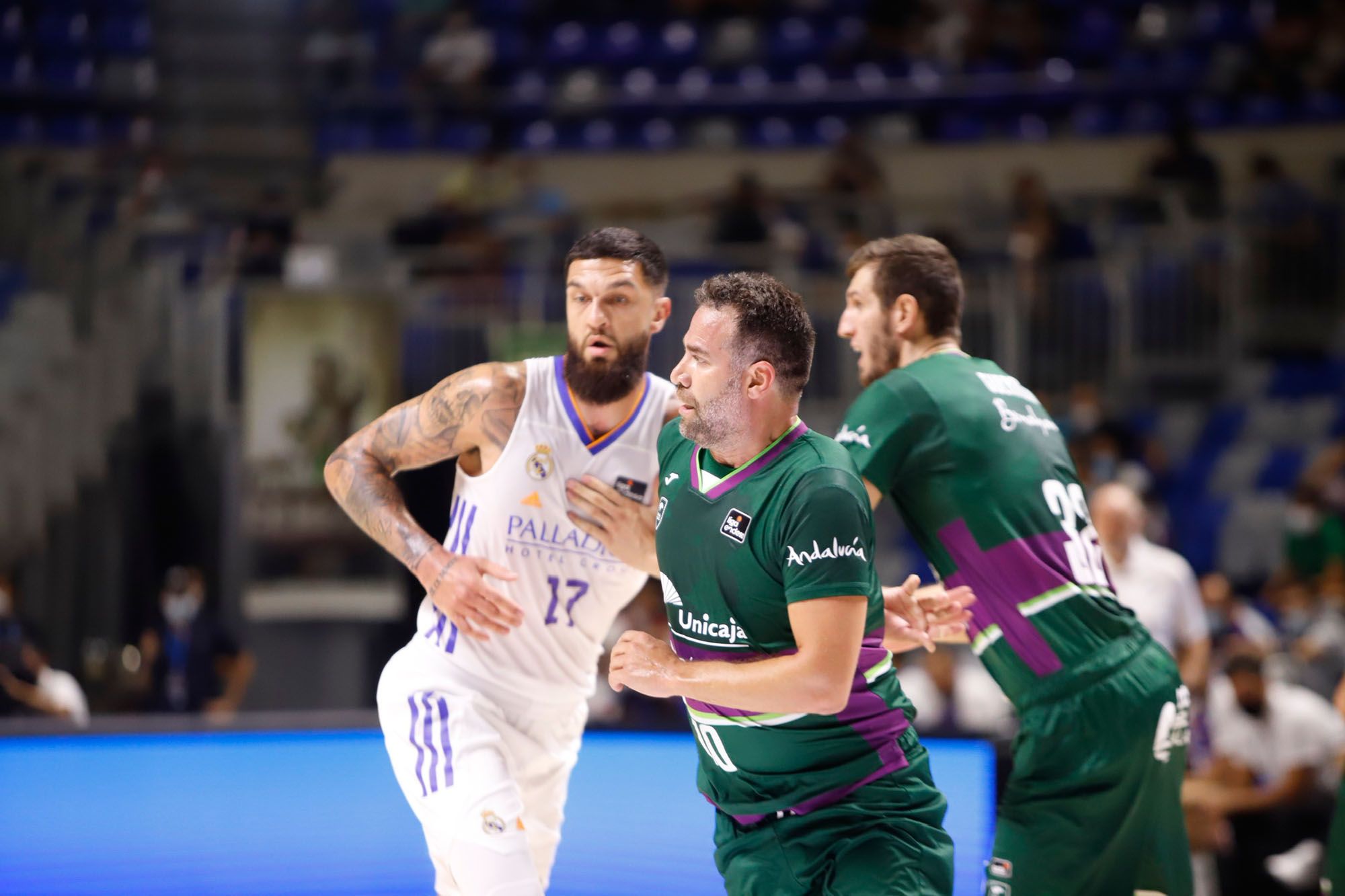 Carlos Cabezas juega su último partido con el Unicaja en el Carpena