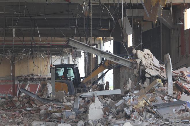 Galería de fotos del inicio del derribo de Pirámide, en mayo