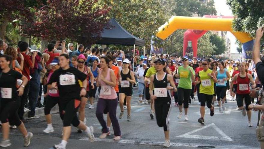 Más de 800  mujeres en la primera carrera popular femenina