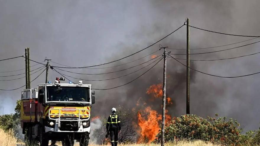 L'incendi de la Catalunya del Nord afecta 4.500 hectàrees