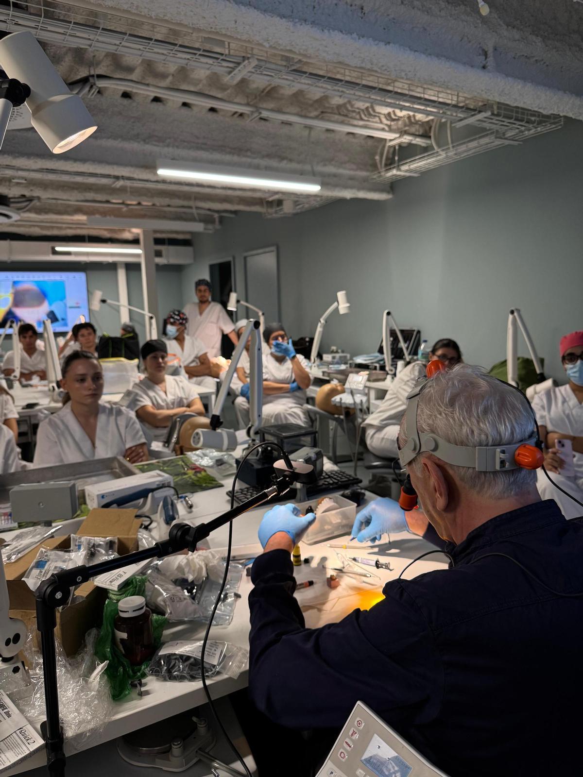 La formación permitió al alumnado comprender que la innovación en odontología consiste en intervenir mejor.