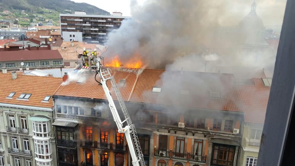 Incendio en la calle Uría de Oviedo