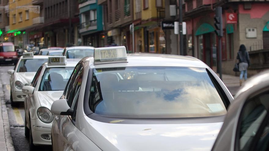 Detenido un avilesino por amenazar a un taxista con un cuchillo de grandes dimensiones