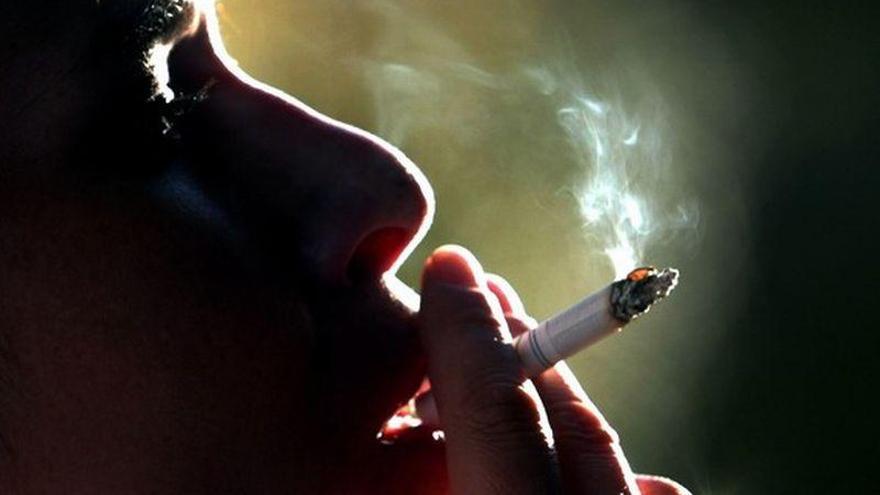 Francia pagará a las embarazadas que dejen de fumar