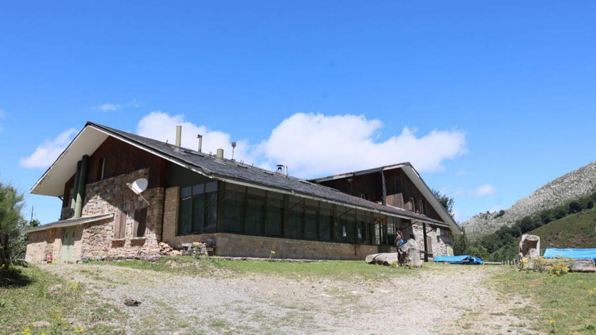 El refugio de Brañagallones en una imagen de este verano. | MARIO CANTELI