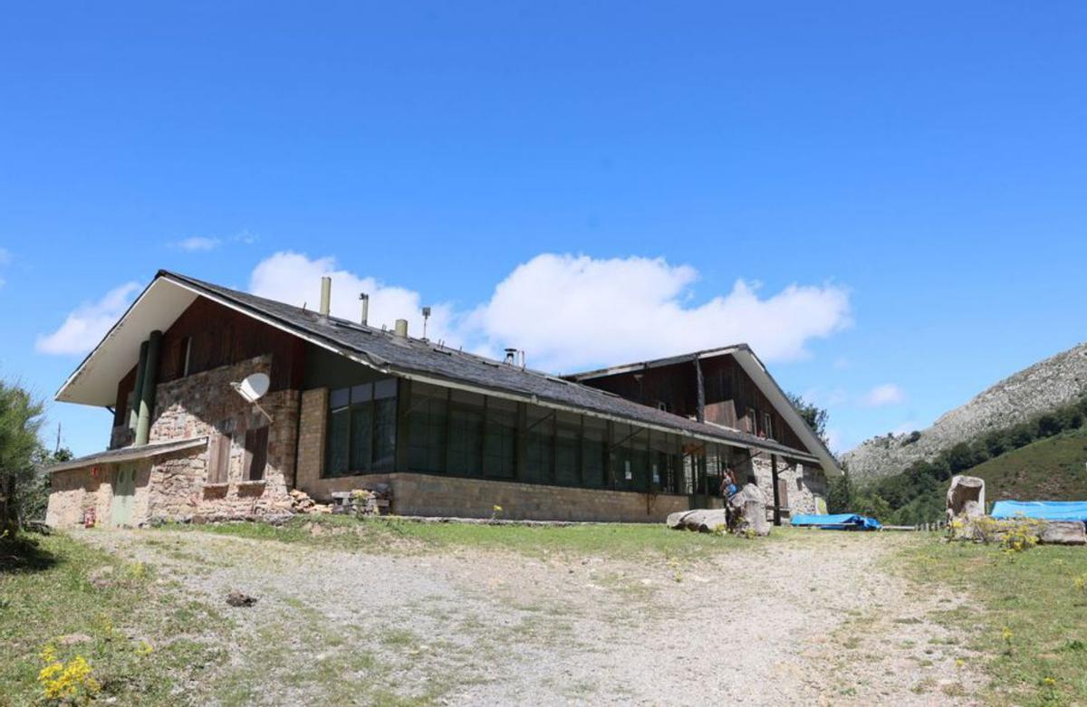 El refugio de Brañagallones en una imagen de este verano. | MARIO CANTELI