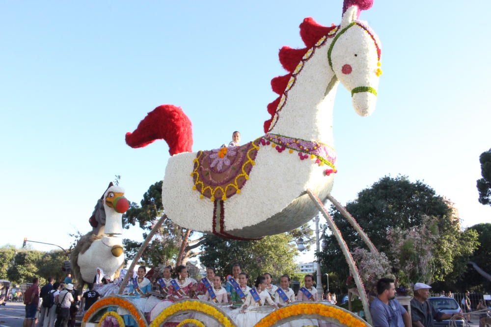 El "vuelo" de Sara Larrazábal en la carroza más alta