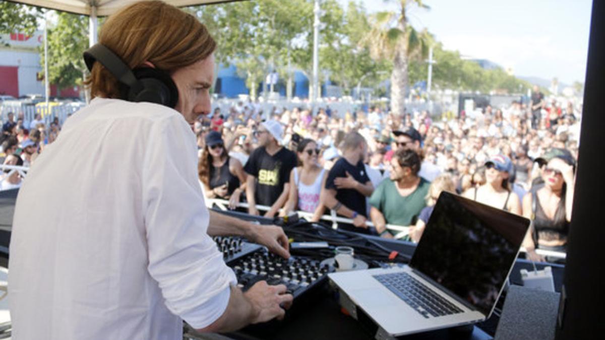 Sesión sorpresa de Richie Hawtin en Badalona.