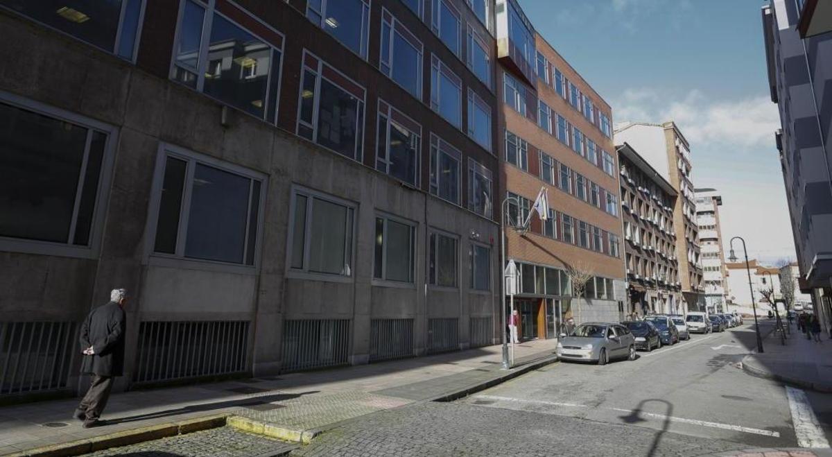 Detenido por robar una bicicleta de alta gama en Avilés y un coche que apareció en Raíces