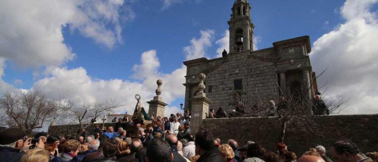 Celebración de O Corpiño de Invierno el pasado mes de marzo en el santuario mariano. // Bernabé/Gutier