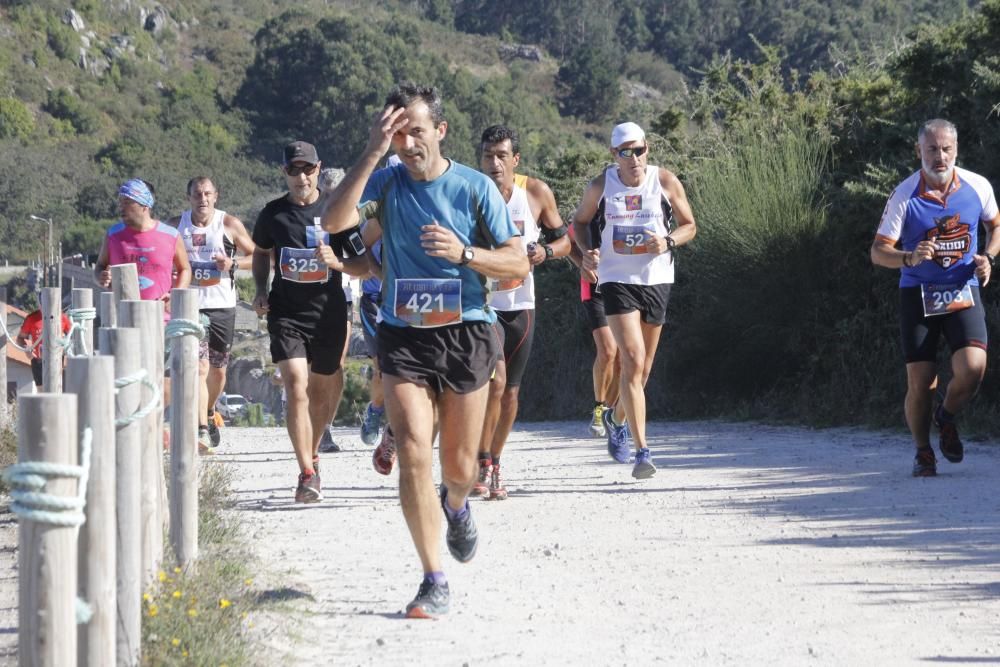 Roberto Riobó y Beatriz Fernández triunfan en la media maratón de la Costa da Vela