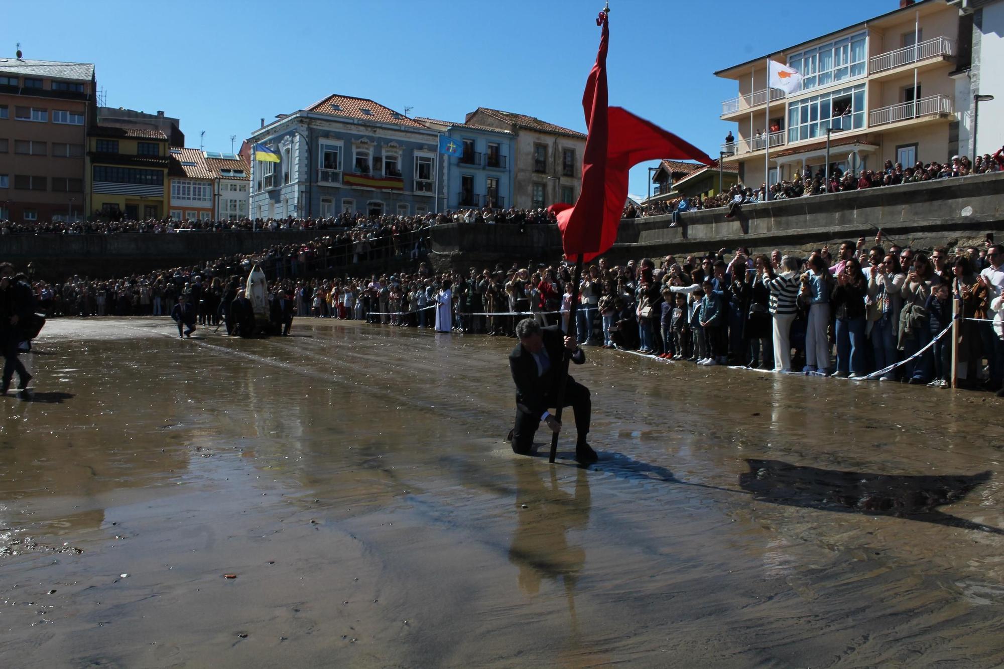 La procesión de La Venia, en imágenes