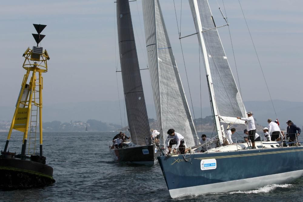 Inicio del Trofeo Príncipe de Asturias en Baiona - Arroutado, Movistar y Bunda ganaron la regata costera. Juan Carlos I navegará desde hoy en el Gallant