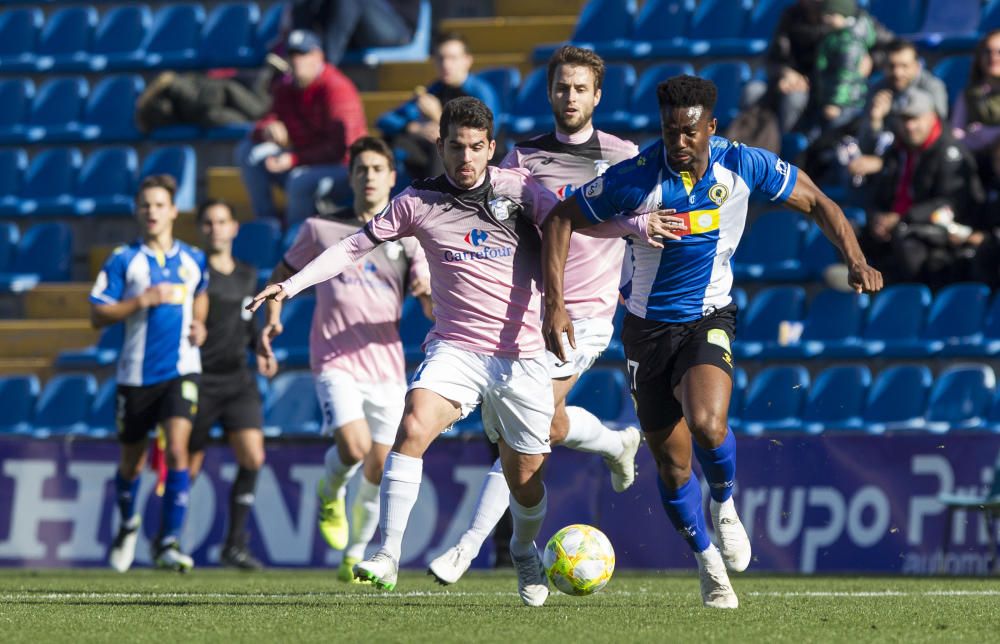 El Hércules desperdicia la ocasión y no pasa del empate ante el AE Prat.