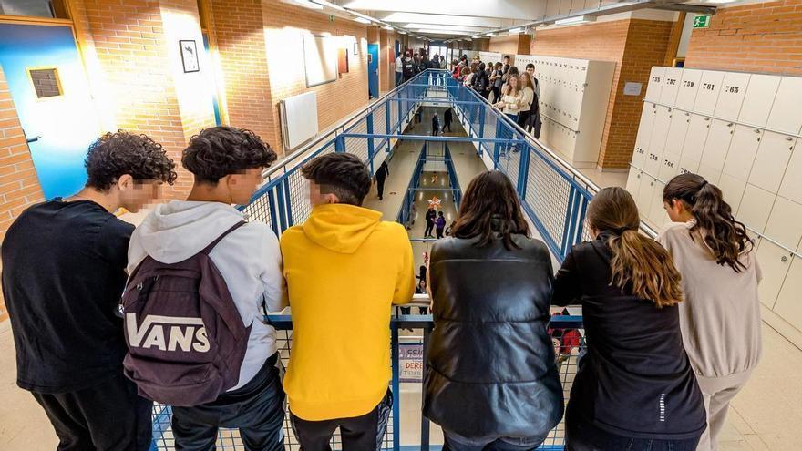 Informe PISA: Los estudiantes de la Comunidad Valenciana mejoran y se salvan del descalabro en toda España tras la pandemia