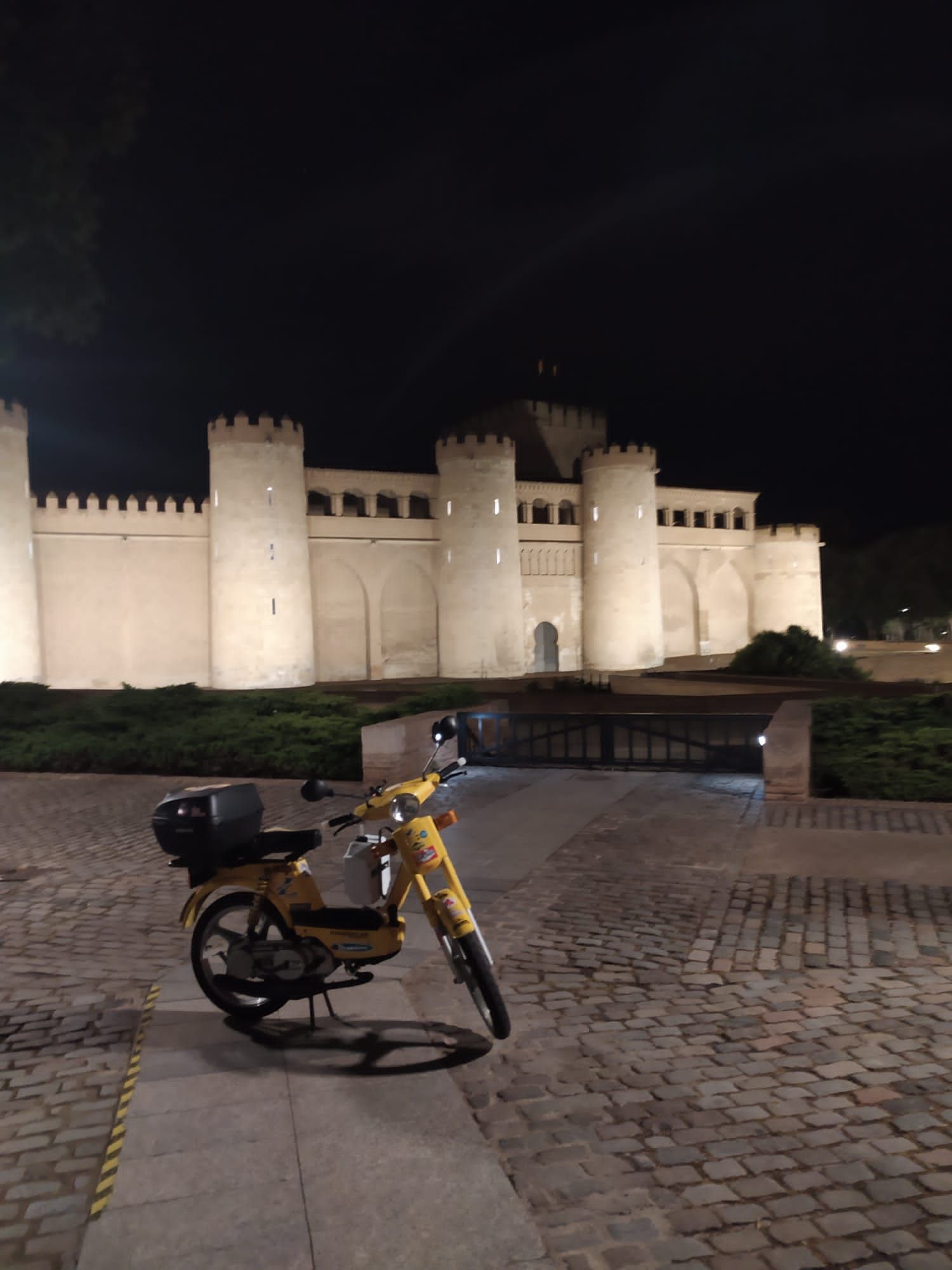 GALERÍA | Las postales de la Vespa que recorre España y llegará el sábado a Zamora