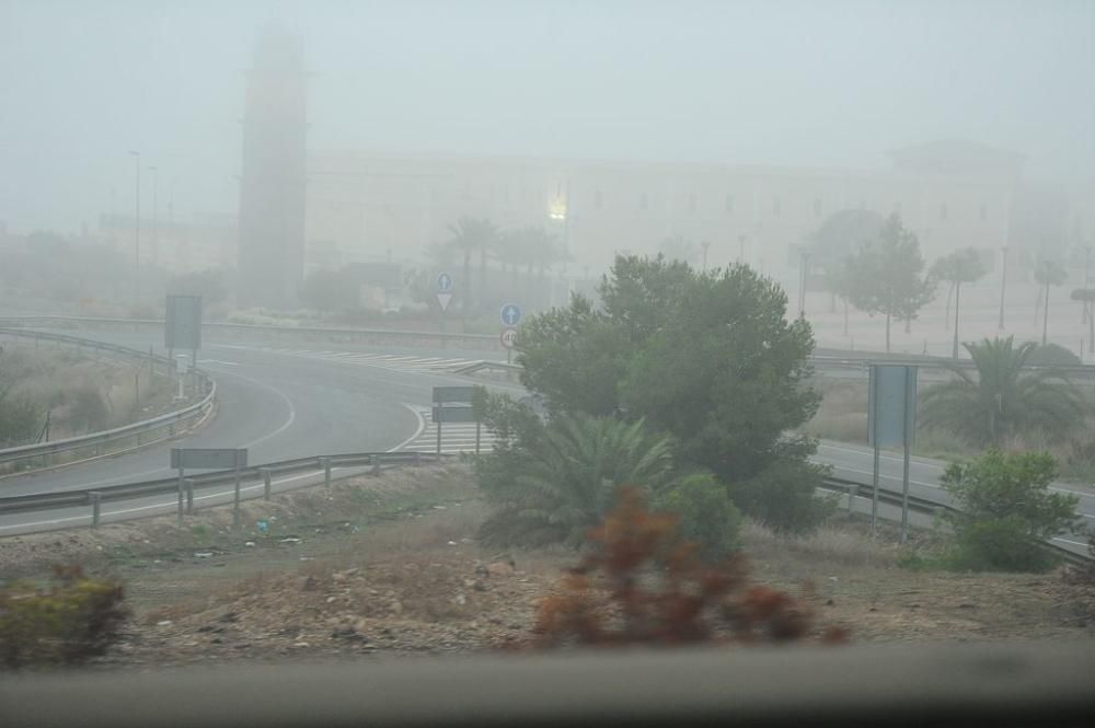 La niebla no deja ver el domingo por la mañana en Murcia