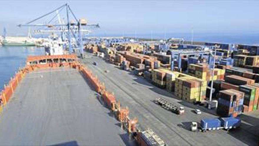 La terminal de contenedores del puerto se amplía para cargar más