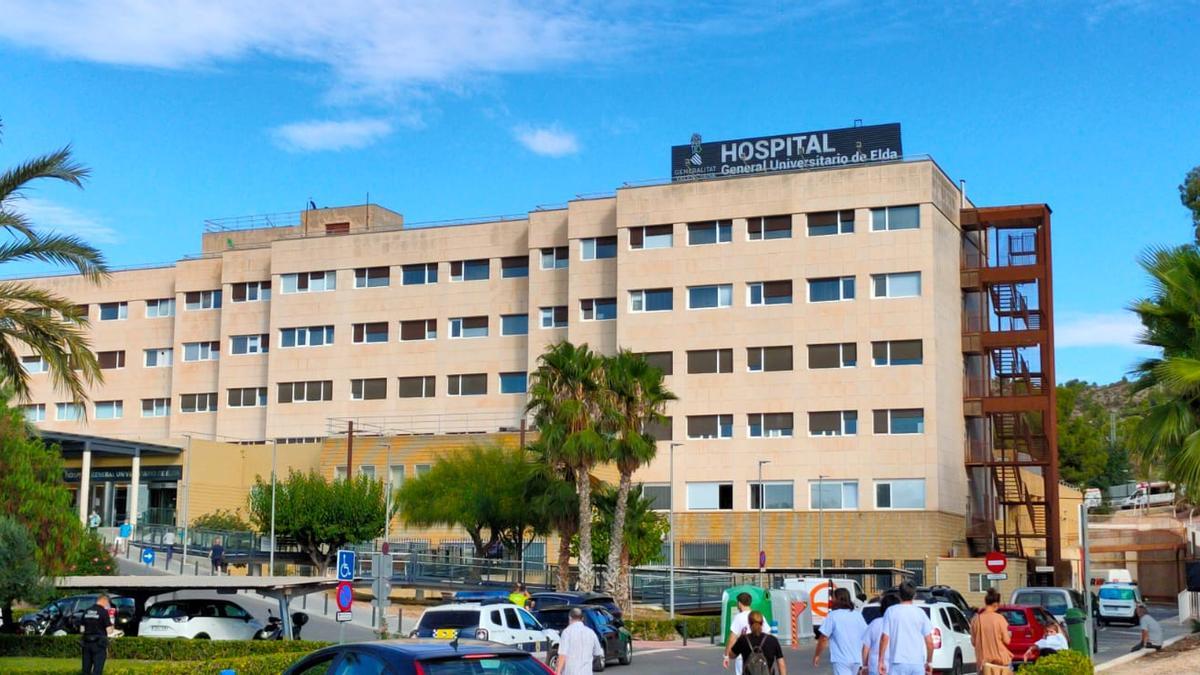 Dos de los tres heridos han sido trasladados al Hospital de Elda.