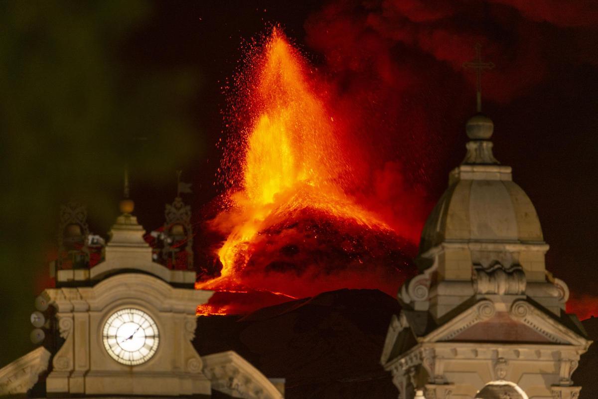 El volcán Etna entra de nuevo en erupción