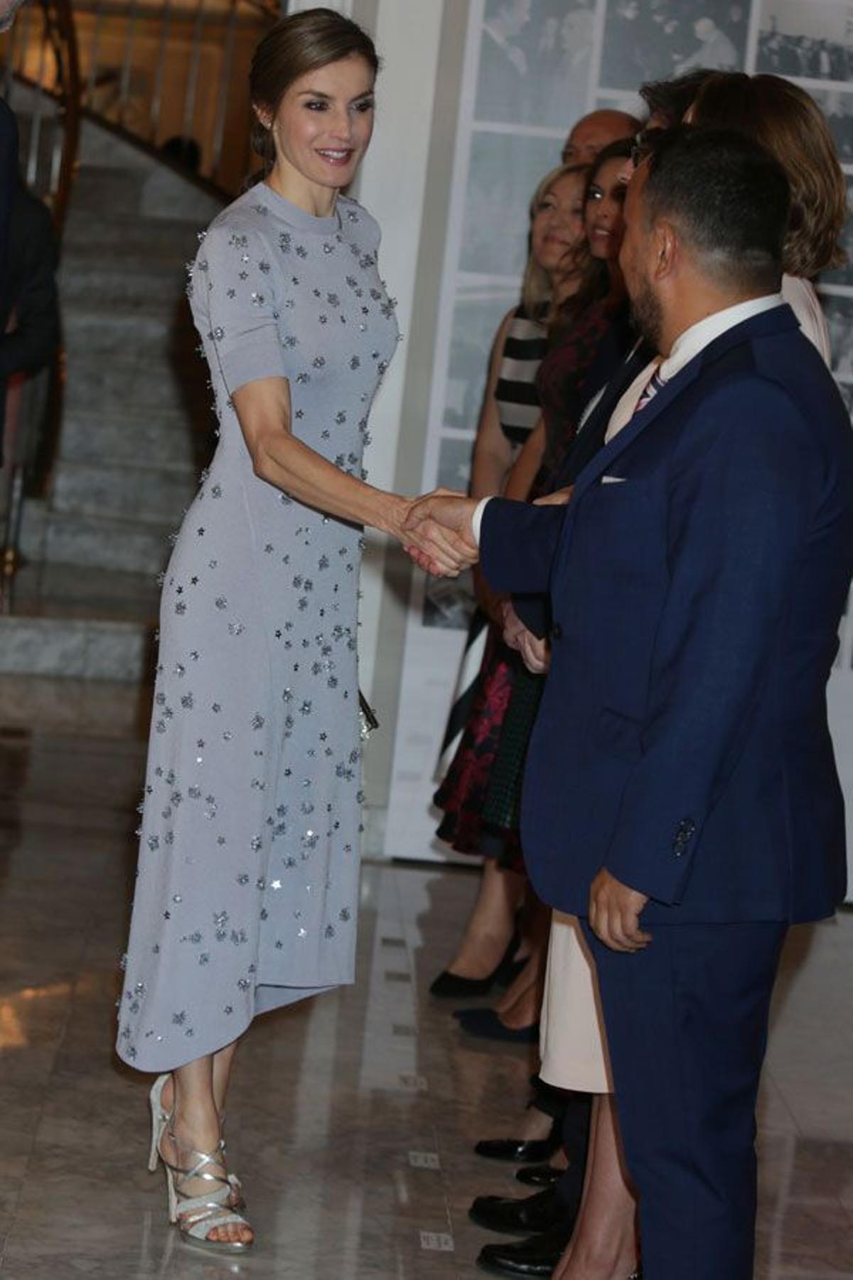 Letizia Ortiz con vestido de estrellas de Nina Ricci