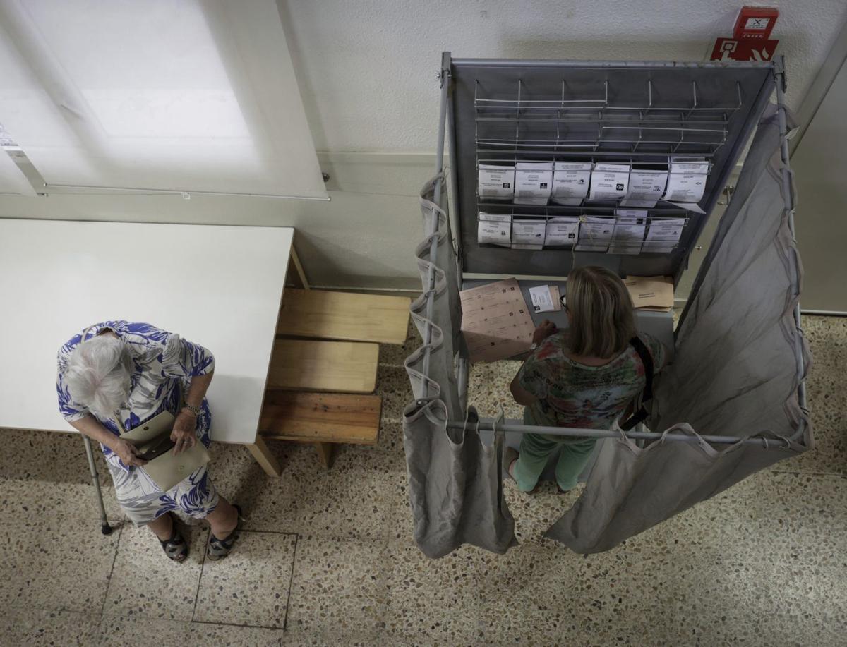 El 60% dels espanyols estan a favor de canviar la llei perquè governi el més votat
