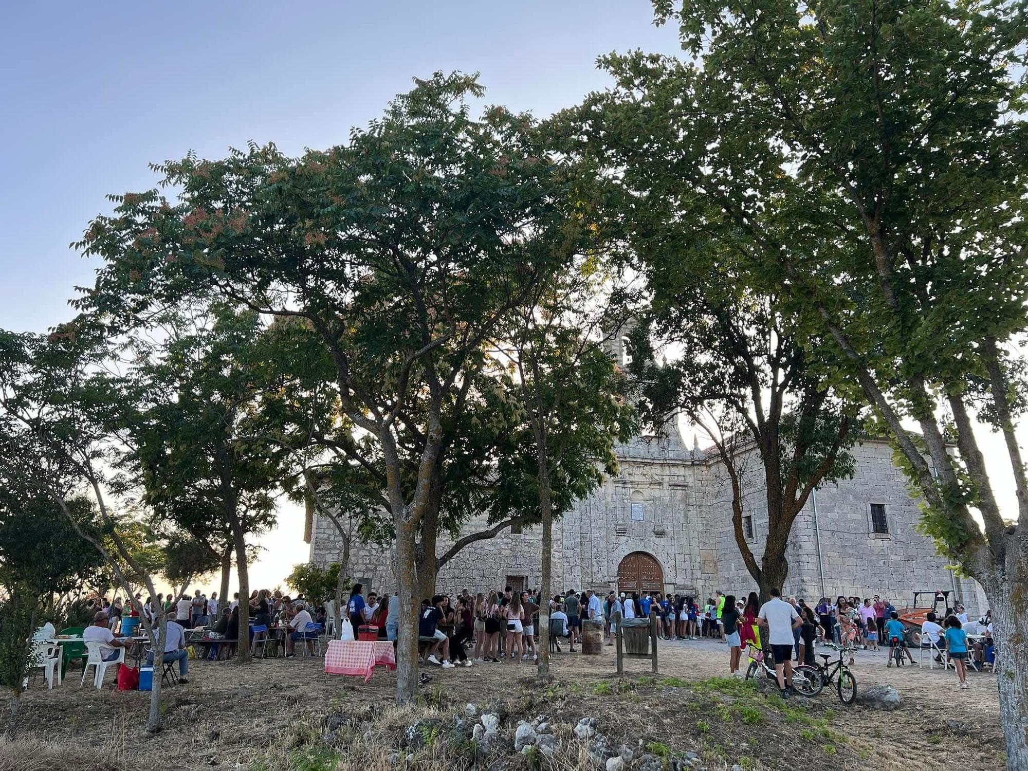 Imagen de las fiestas del Ofrecimiento en Tiedra.