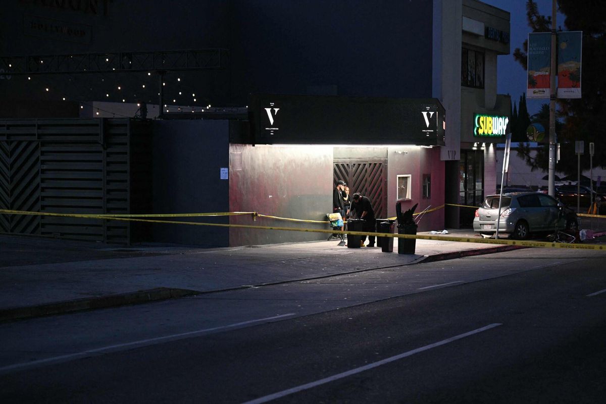 Al menos 30 heridos tras un atropello múltiple en Hollywood. Un vehículo desconocido está siendo retirado del lugar tras atropellar a una multitud en Hollywood la madrugada del 19 de julio de 2025.